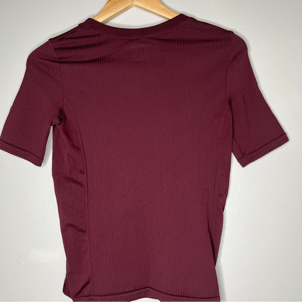 Athleta Renewed Ribbed Short Sleeve T-Shirt Size Small - Picture 4 of 9